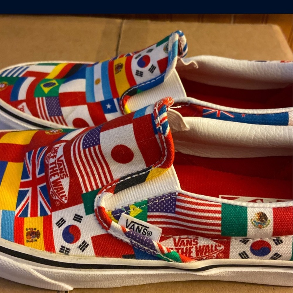 Vans - Picture 2 of 4